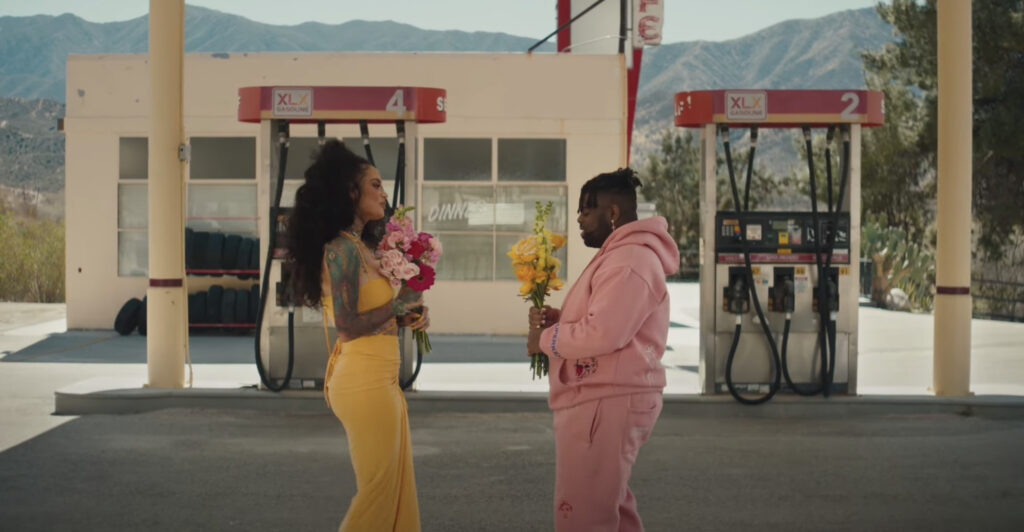 Singer/Songwriter, Pink Sweat$, has just dropped his highly anticipated new music video, “At My Worst” featuring Grammy-nominated artist Kehlani. Pink Sweat$ came out with the solo single, “At My Worst,” in 2020. With its catchy, R&B sound, combined with Sweat$ relaxing, soulful voice, it was inevitable that this song would be getting its own music video. What fans didn’t expect, however, was that he’d be releasing another video for his latest collaborative version.