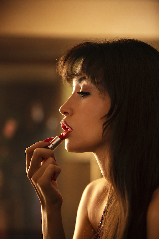 Selena: The Series featured a scene between young Beyoncé and Selena Quintanilla that has stuck with fans. Netflix recently released the second part of the series. In the sixth episode, a young Beyoncé is shown shopping with her mother, Tina Lawson, and younger sister, Solange Knowles, at Galleria mall in Houston when she runs into the popular Tejano singer Quintanilla.