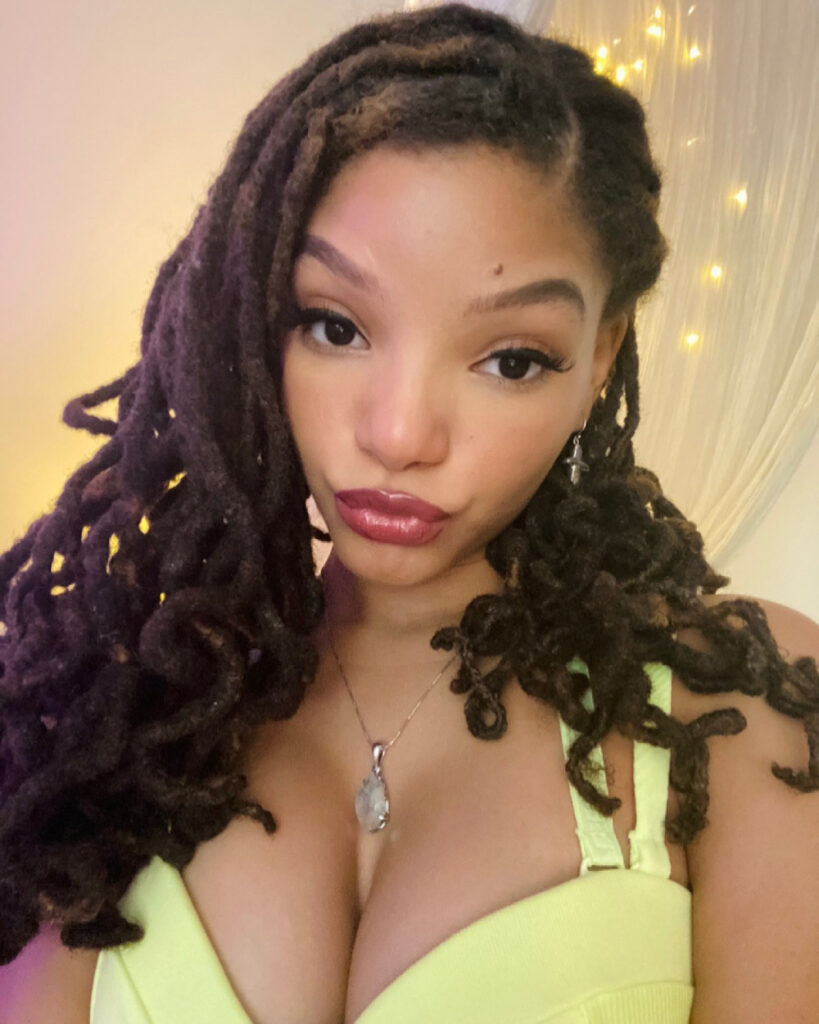 Halle Bailey is a quadruple threat with making handmade jewelry called Hallelujah Jewelry along with singing, acting, and dancing. Earlier in April, Bailey announced her Etsy shop and sold out within minutes of its release. Many fans were disappointed that they weren't able to score some of her gorgeous pieces during the first drop, but they had another chance on May 5.