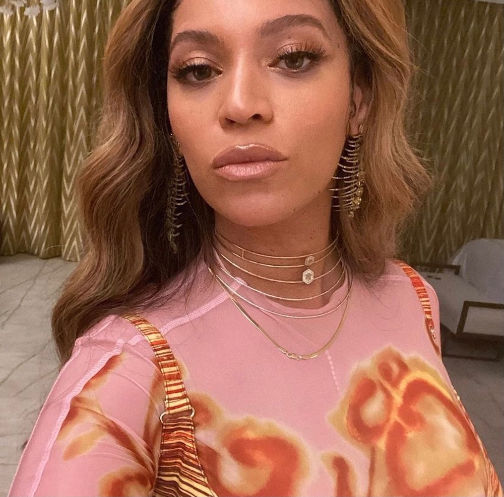 Beyoncé took to Instagram to make yet another fashion statement in her outfit entirely by Charlotte Knowles. She matched sheer bubblegum pink pants with a matching pink bustier top to get us in the mood for summer.