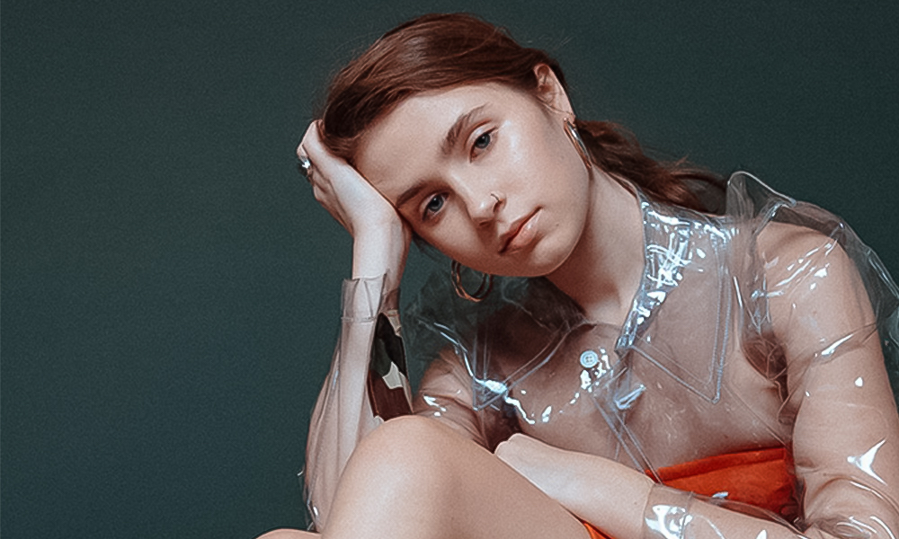 On June 10, Clairo made an appearance on Fallon Tonight to perform her new ...