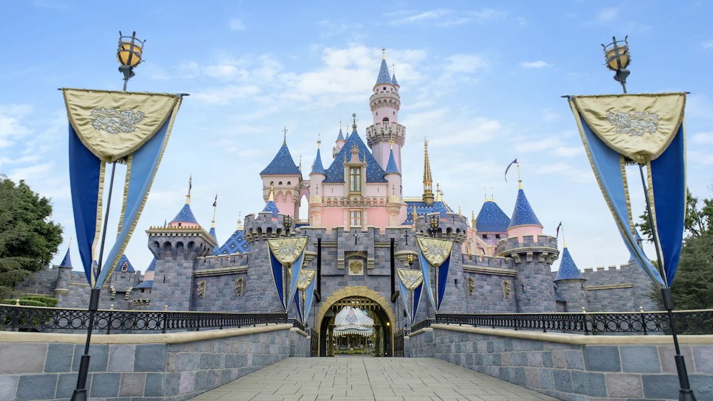 The Walt Disney Company is now officially requiring their onsite employees to receive the COVID-19 vaccine. The new requirement will apply to both salaried and non-union hourly employees in the U.S.