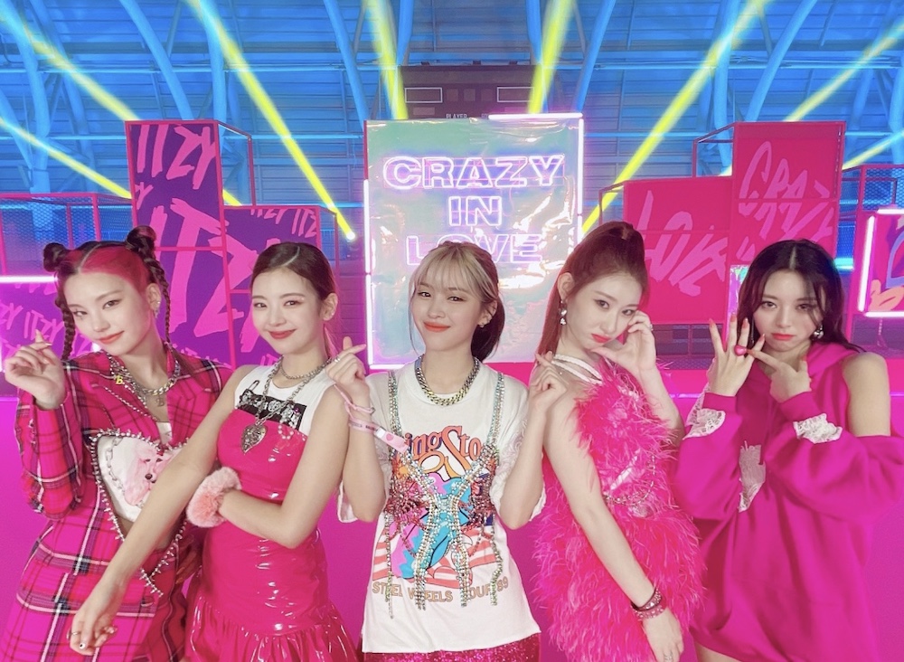 Itzy - Crazy In Love, Releases