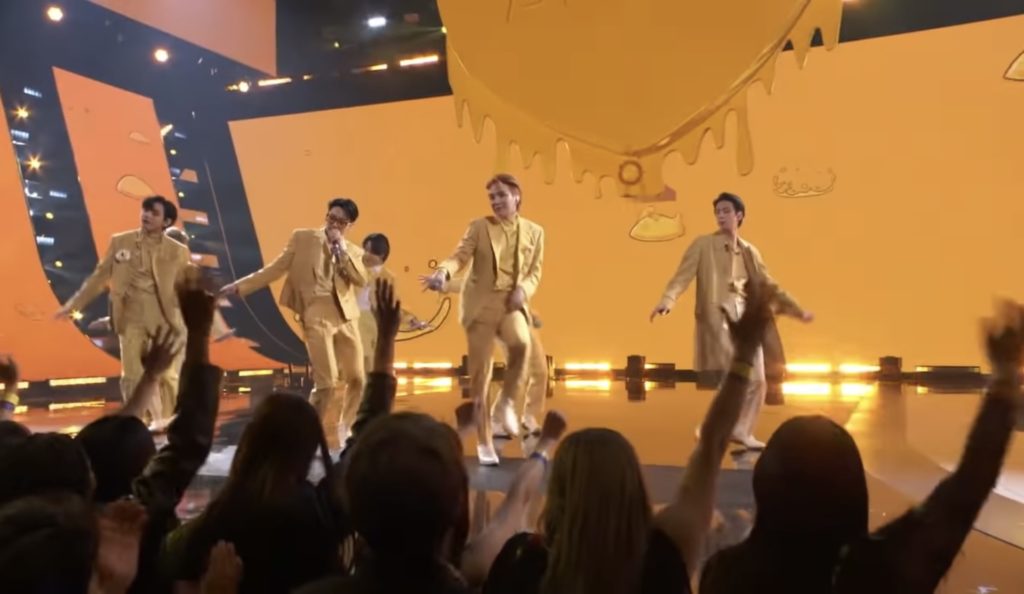 The K-Pop group closed out the show with their hit song "Butter," leaving fans speechless. The members of the group looked dapper, wearing all yellow suits. The performance was unforgettable with perfect choreography.