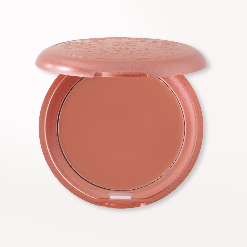 With the holidays just around the corner, you might have started planning your outfits for family gatherings or glamorous parties, but there's no better accessory than naturally radiant skin. And where would bright, dewy skin be without a subtle flush of the cheeks? Luckily for us, Stila Cosmetics has the perfect versatile product for you to use all season long. 