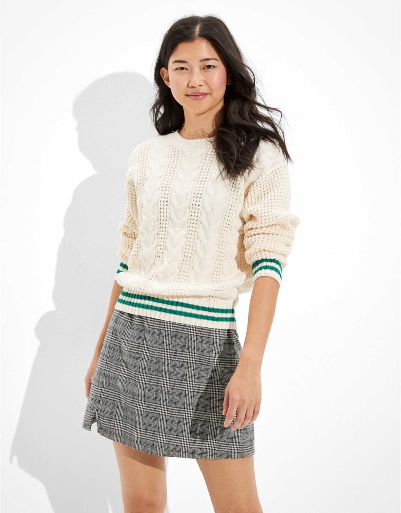 You can always count on American Eagle for the cutest and comfiest jeans, but did you know they also have the coziest sweaters too? From crochet to cable knit to oversized, American Eagle has a sweater that will fit your vibe and complement your winter look. Keep reading to find out which American Eagle sweaters you should make part of your wardrobe ASAP.