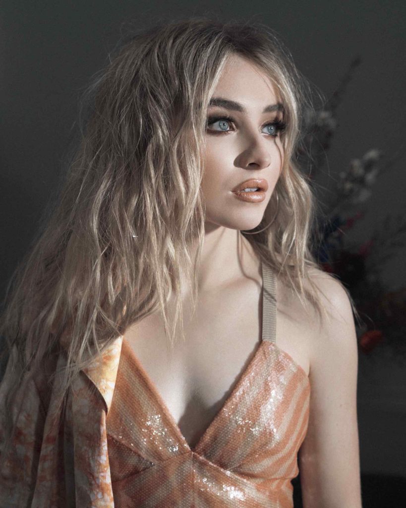 On Feb. 15, Sabrina Carpenter released a new vintage Hollywood-inspired poster for her new single "Fast Times," scheduled to release this Friday. 