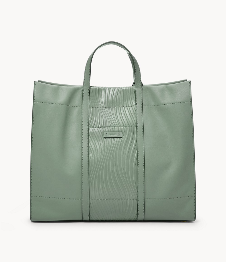 Fossil has the cutest and most practical tote bags out there. Their vegan bags use a unique process involving cactus leaves to bring you the most ethical and sustainable leather bags on the market.