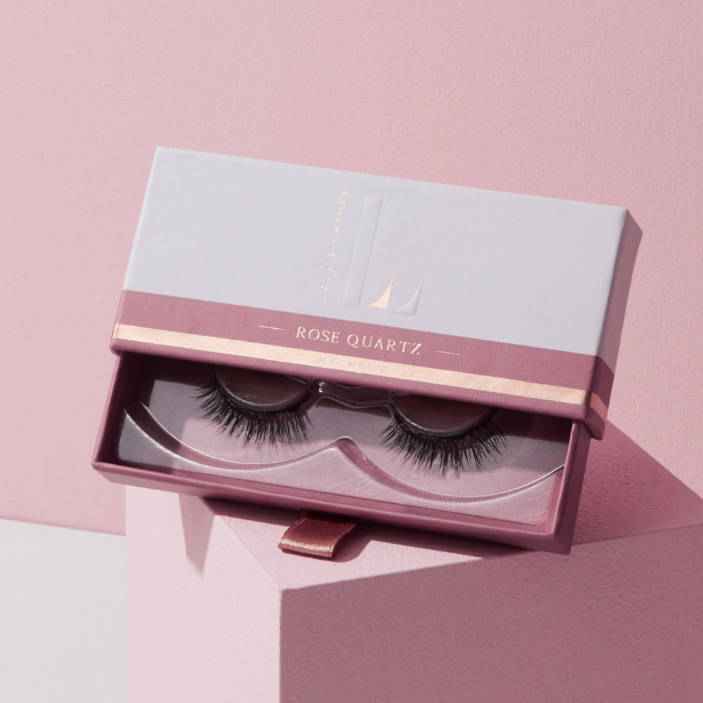 Lola's Lashes USA is there for you to make your eyes pop and your lashes unbeatable. With magnetic and adhesive strip lashes, find the pair that's the best fit for you.