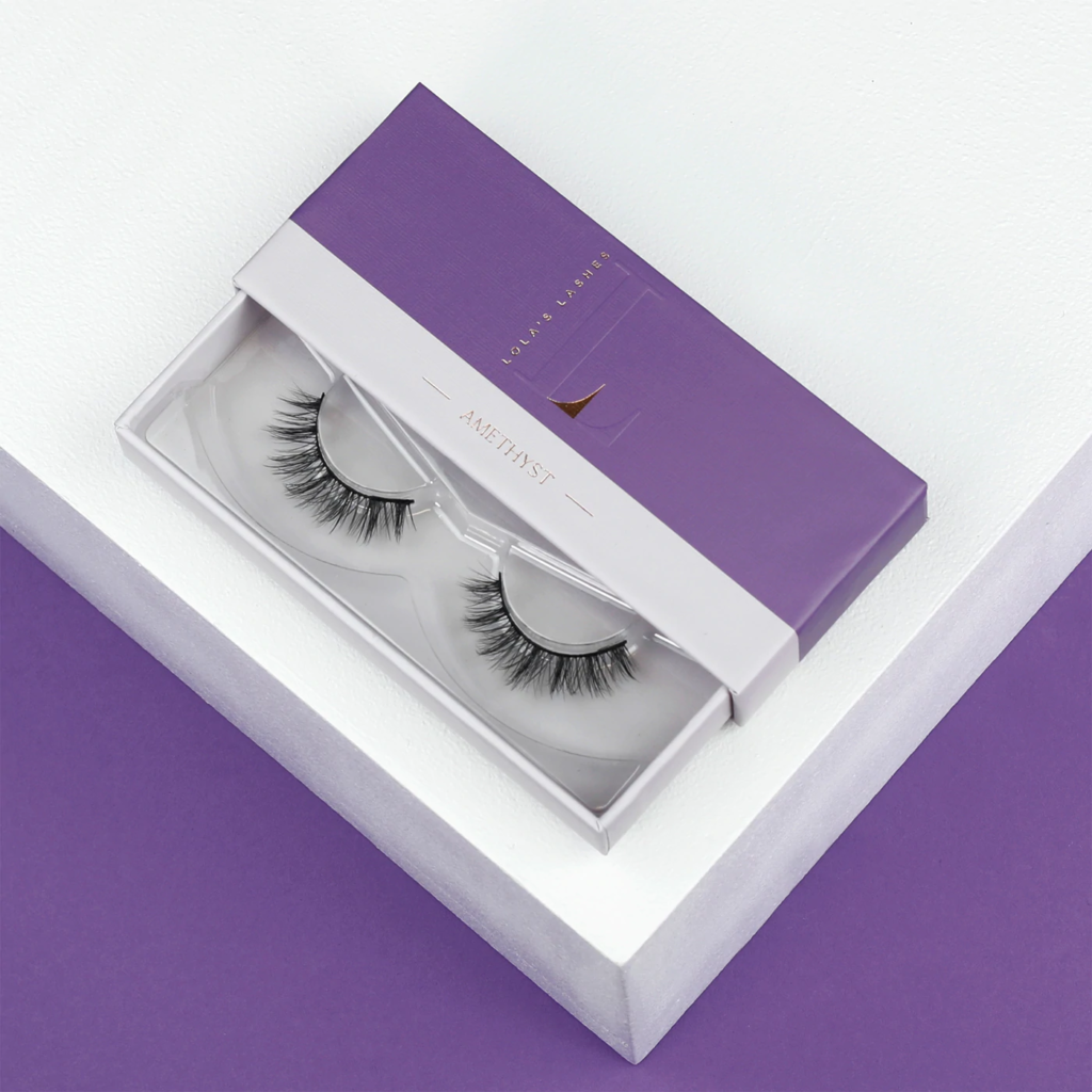 Lola's Lashes USA is there for you to make your eyes pop and your lashes unbeatable. With magnetic and adhesive strip lashes, find the pair that's the best fit for you.