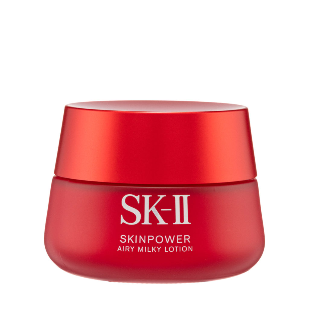 SK-II is a Japanese skincare brand that has developed the ultimate skin products with its Pitera yeast-based compound formula. Their world-renowned products are known for their high-quality effectiveness in rejuvenating properties, bringing crystal skin to all their users. If you are looking into investing in the top skincare products, then this list of SK-II bestsellers is just the place for you. Below we have recommended diverse products that are essential to your skin routine and have proven to be the best in their respective categories.