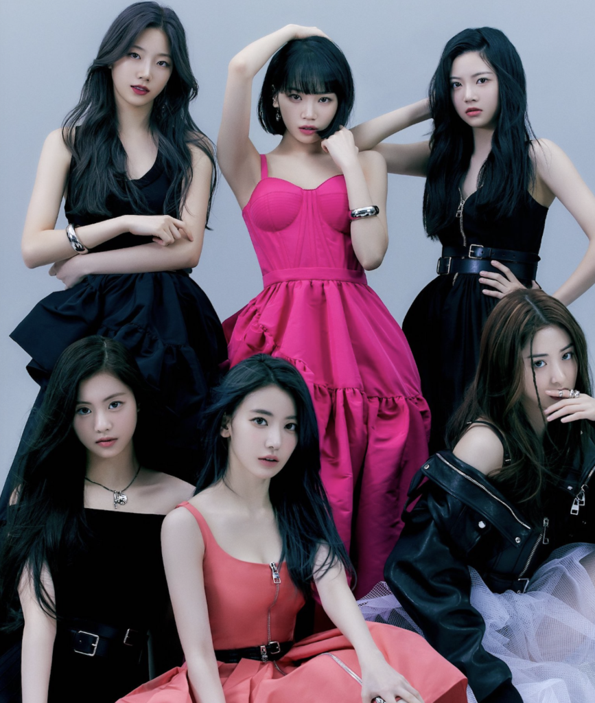 LE SSERAFIM will be big. As HYBE and Source Music’s first-ever girl group, other than Big Hit Entertainment’s GLAM in 2012, the company is taking their debut above and beyond. 