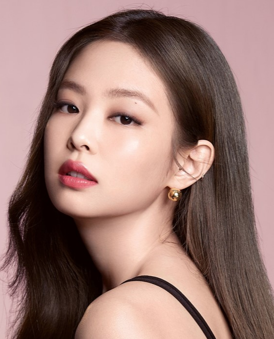BLACKPINK'S JENNIE is the Face of HERA Silky Stay Foundation