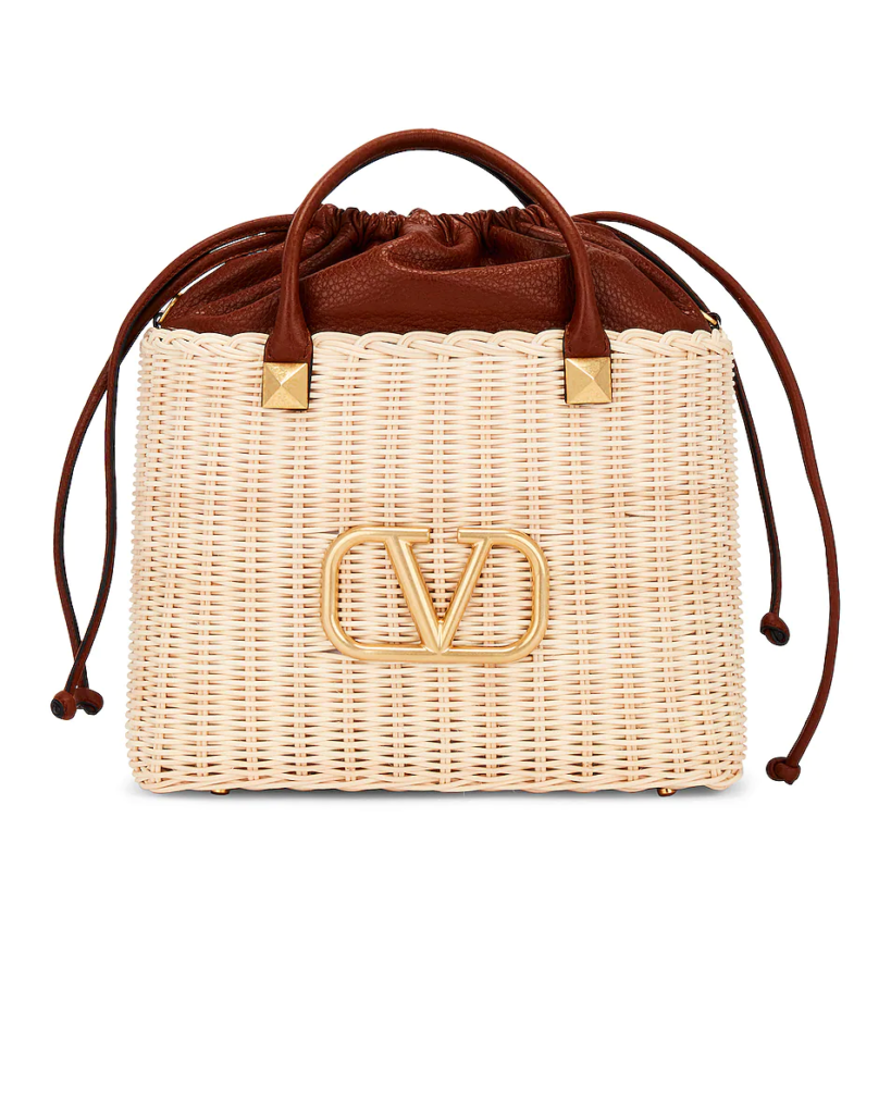 Summer is the perfect season for picnic dates and road trips. Whether going to a park, a beach, or simply daytime shopping with best friends, basket bags are functional and pair well with any outfit. Here are some luxury basket bags we recommend to elevate your summer looks. 