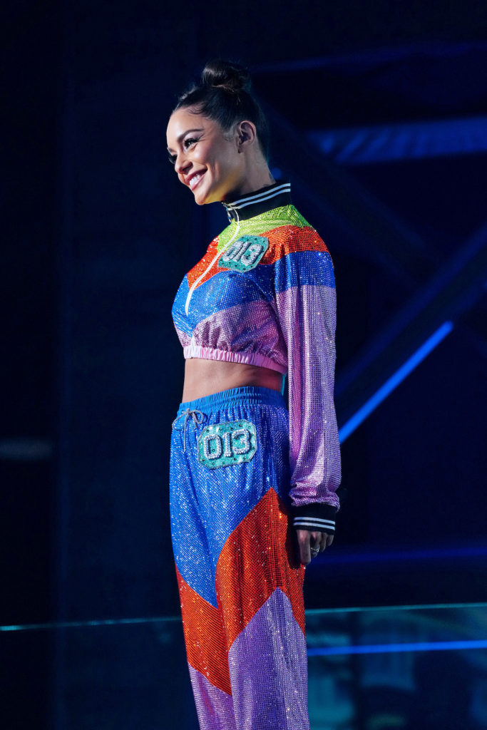 It's not a television award show without looking back at this year's break-out hit Squid Game. The actress appeared in a two-piece colorful sequined tracksuit. She once again changed her hair into two space buns. Although she didn’t stay in this outfit for long, fans were in love with the tribute.