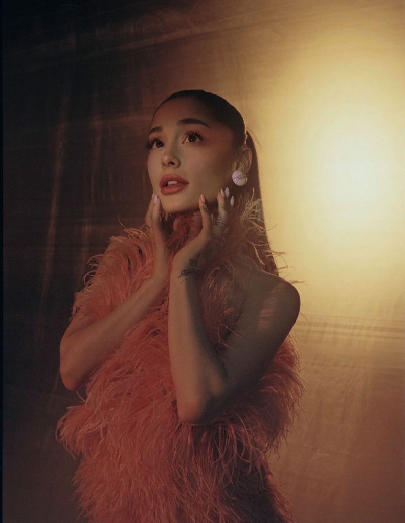 It’s another giant leap for Ariana Grande’s makeup line R.E.M Beauty as they prepare to launch their new lip line for chapter 3. The line titled “on your collar” features a series of five lip products because, in this chapter, “lips take center stage.”