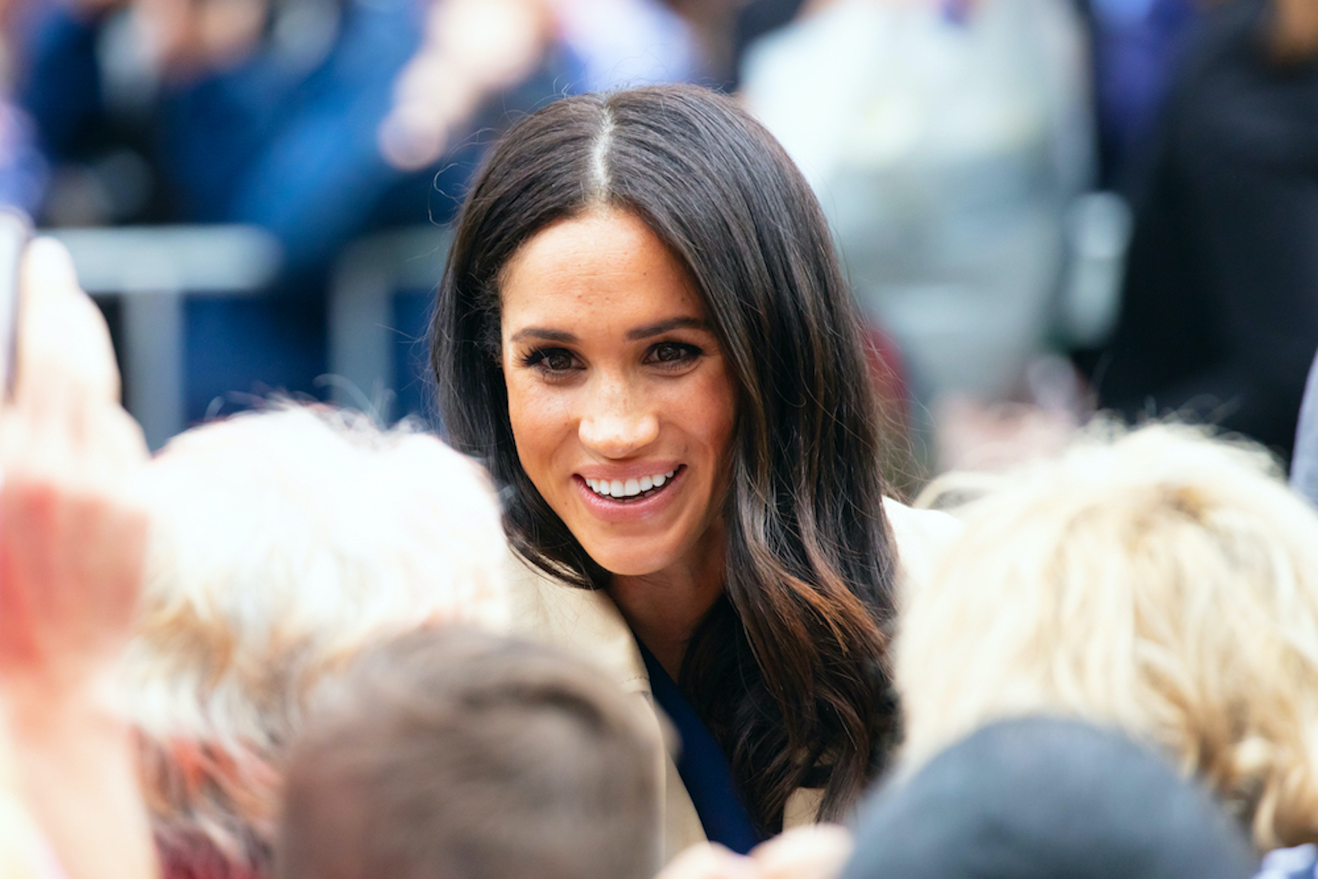 Meghan Markle honored Queen Elizabeth II with a pair of pearl earrings, a gift from the Queen. 