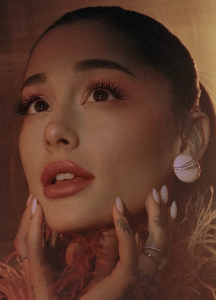 Ariana Grande has undergone a stunning blonde hair transformation ahead of her role as Glinda The Good Witch in Jon M. Chu's 'Wicked' adaptation.