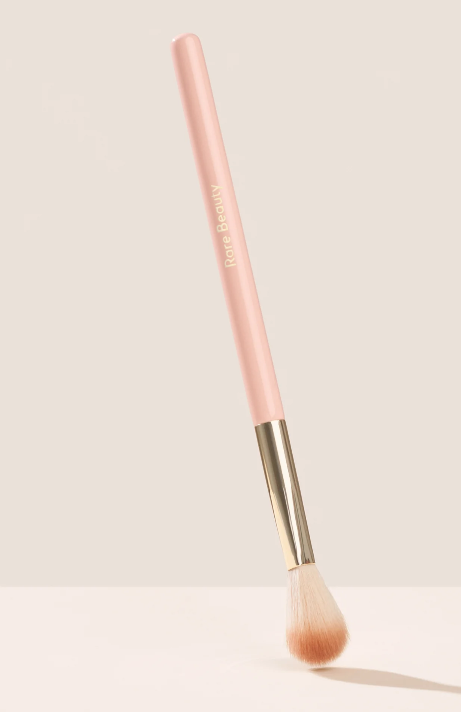 Positive Light Silky Touch Illuminante Rare Beauty - MEB Magazine