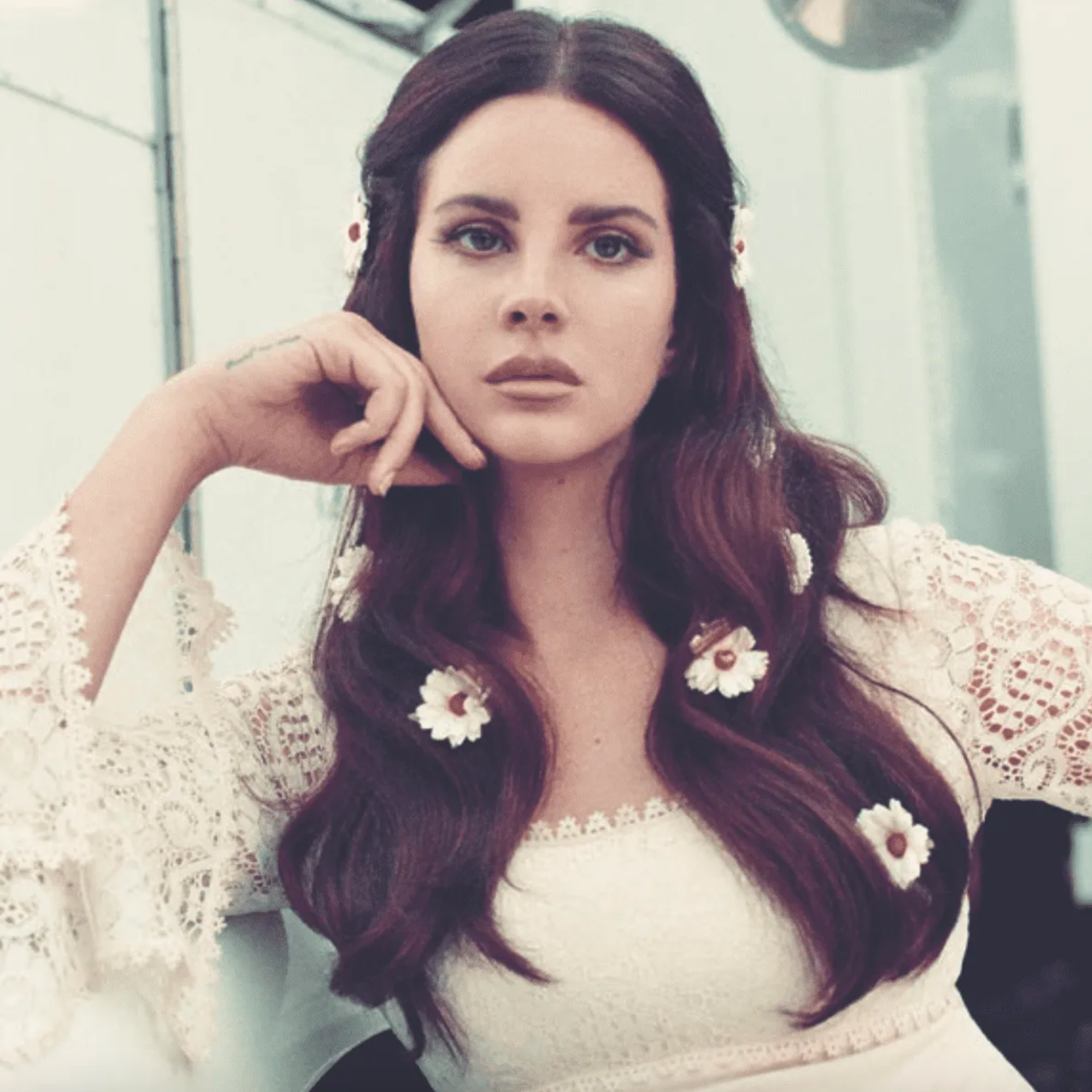 A new Lana Del Rey era is upon us. The "Arcadia" singer announced her new studio album, 'Did You Know That There’s a Tunnel Under Ocean Blvd.'