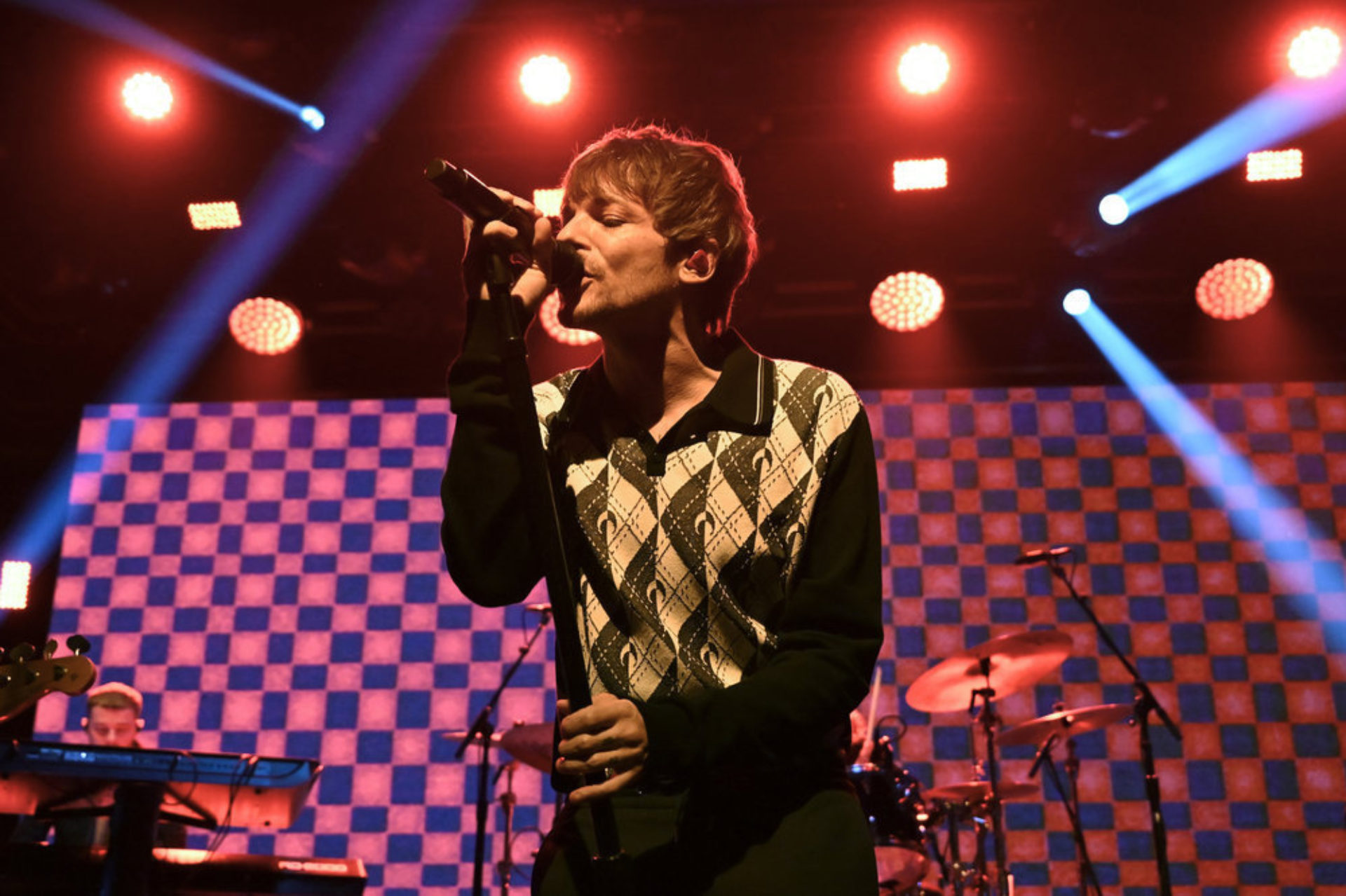 Glitter Magazine  Louis Tomlinson Announces New Documentary 'All of Those  Voices