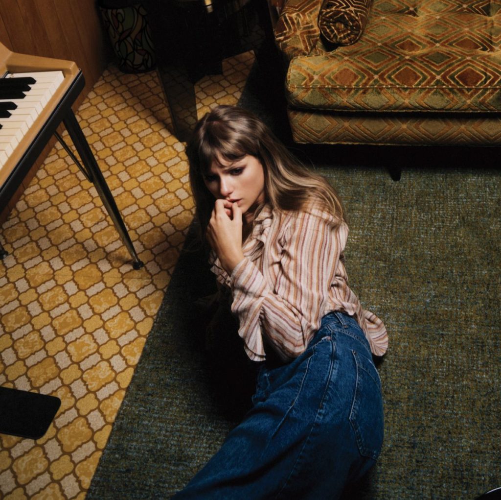 With her many successful albums, it is clear that Taylor Swift “never goes out of style.” Since her debut, she has been reaching the top of the charts and selling out stadiums. 