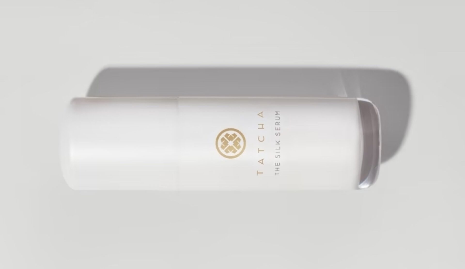 Tatcha just launched its brand new product, the Silk Serum, a retinol alternative for people with sensitive skin. The perfect solution for youthful, glowing skin with none of the pesky dryness that comes with retinol.
