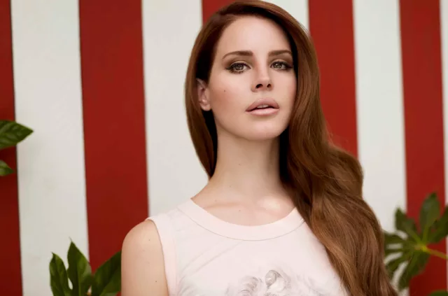 Lana Del Rey looked incredible on the cover of the latest issue of Rolling Stone UK, where she shared personal and musical updates in an intimate interview.