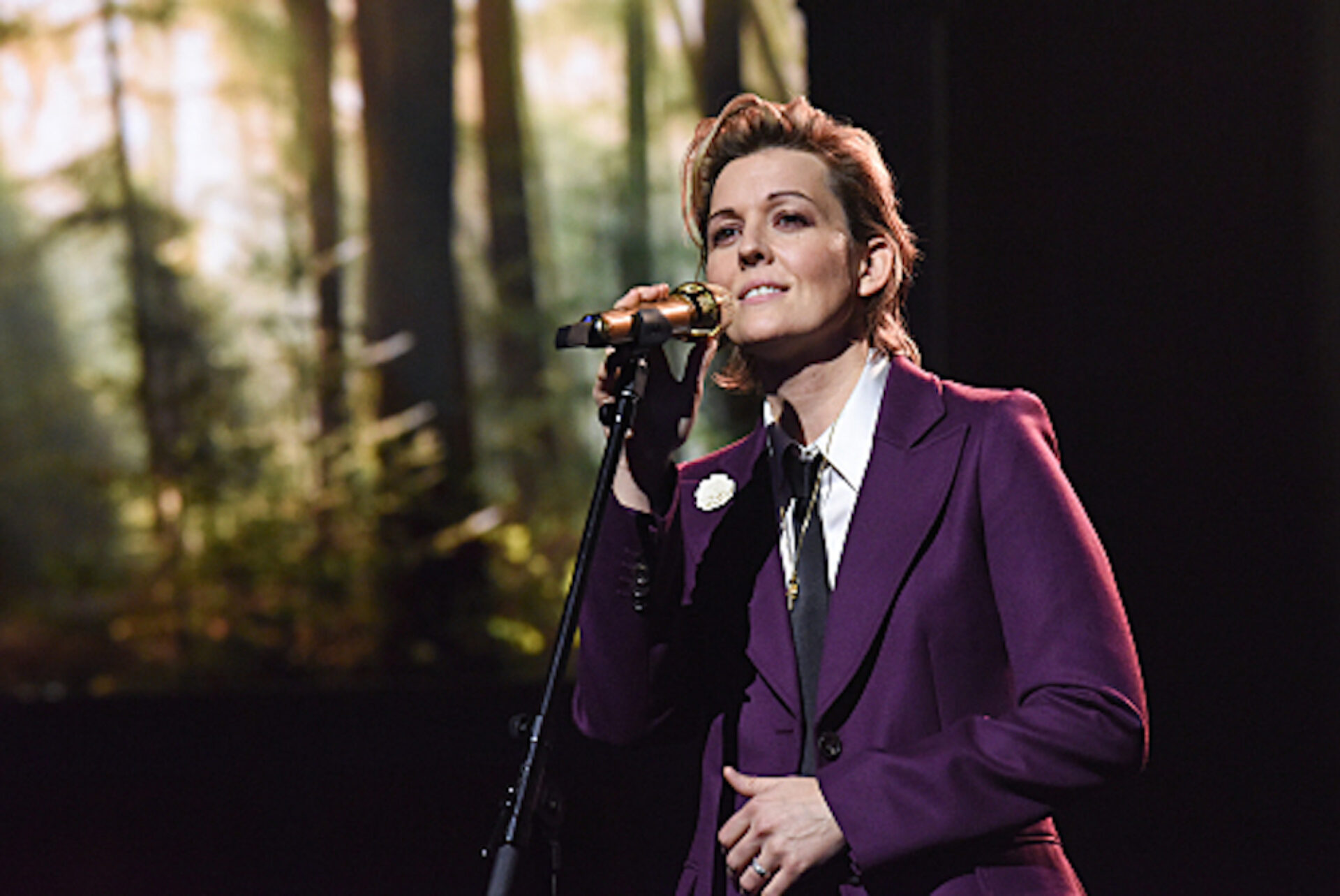 The folk-rock singer Brandi Carlile covers The Indigo Girls' iconic song 