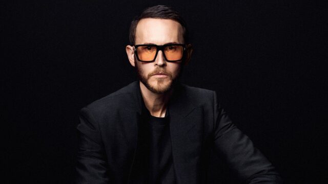 After less than a year from his debut as the creative director of Tom Ford, Peter Hawkings has decided to step down.