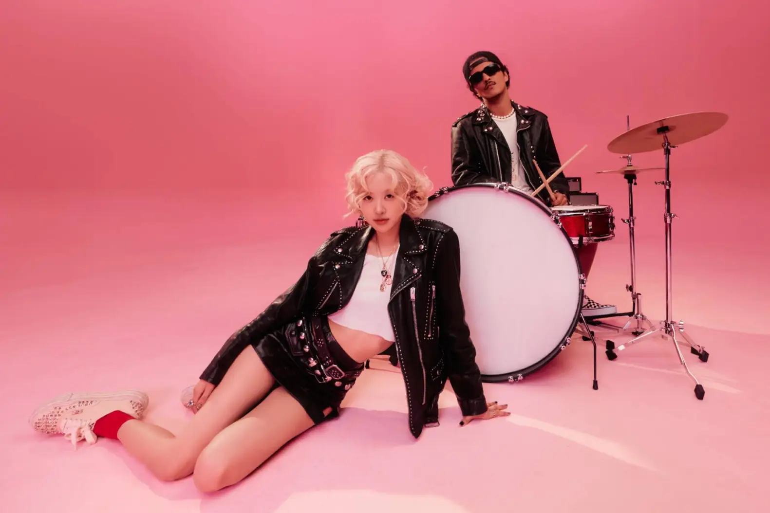 Glitter Magazine | ROSÉ x Bruno Mars New APT., Hits No. 1 K-Pop on