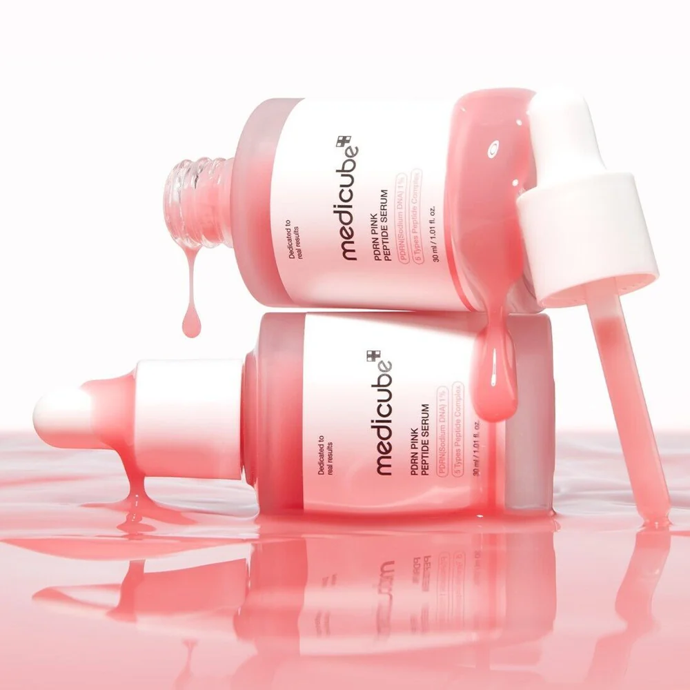 The pursuit of “glass skin” — that luminous, poreless, almost reflective complexion — has become one of the most sought-after beauty ideals in recent years. At the forefront of this movement is Medicube, a Seoul-born skincare brand that has managed to merge high science with viral appeal, creating a cult following among beauty enthusiasts, dermatologists, and influencers alike.