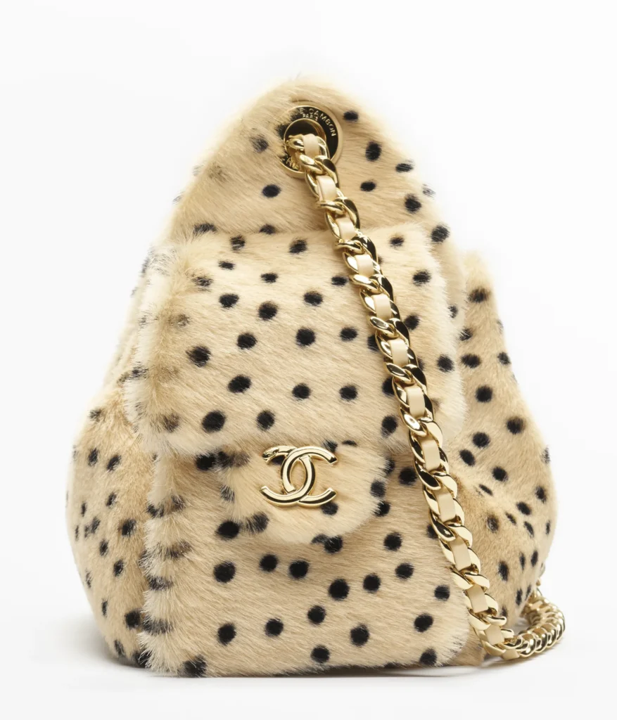 The quiet luxury era has officially evolved into something far louder, more tactile, and infinitely more playful. The uniform of stark, understated neutrals is rapidly giving way to a fierce resurgence of rich textures, spanning classic leopard spots, graphic zebra stripes, and sleek snake motifs. Whether the goal is to invest in a lifetime heirloom piece or simply test the waters with an effortless high-street statement, navigating this wild new trend cycle requires a definitive, curated blueprint. Here is the ultimate high-to-low shopping matrix to help you seamlessly integrate the look into your wardrobe rotation this season.