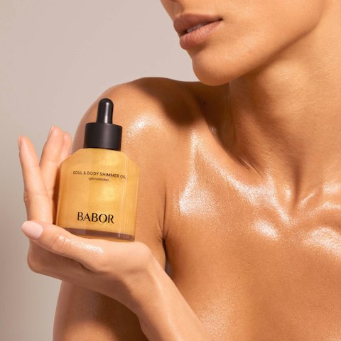 BABOR Soul & Body Shimmer Oil nourishes skin, strengthens the barrier, and leaves a luminous glow. Here's our editors' take on the luxe body oil.